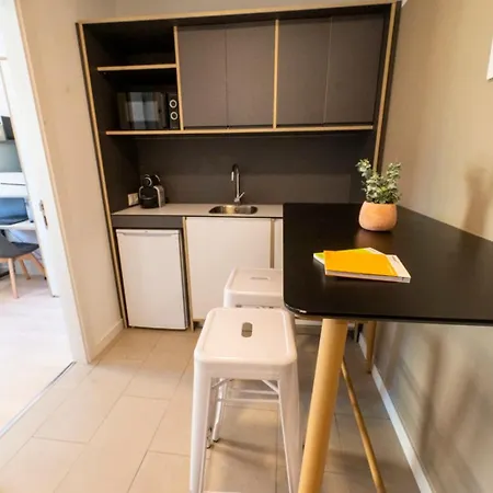 Residencia Bravo Students *